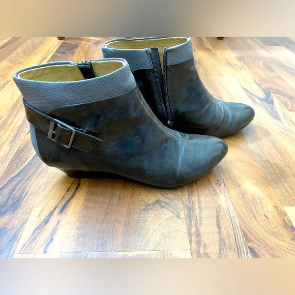 BC Footwear Shoes - BC wedge booties with side zipper